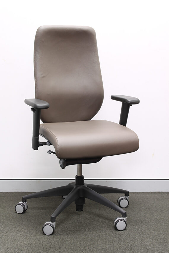 TC1110TA 001 Command Synchro With Arms raised Nylon Base Millenium Raisin leather MANF123825